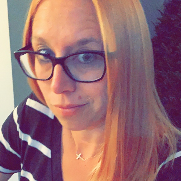 Meet your Posher, Ashley - Picture 1 of 1